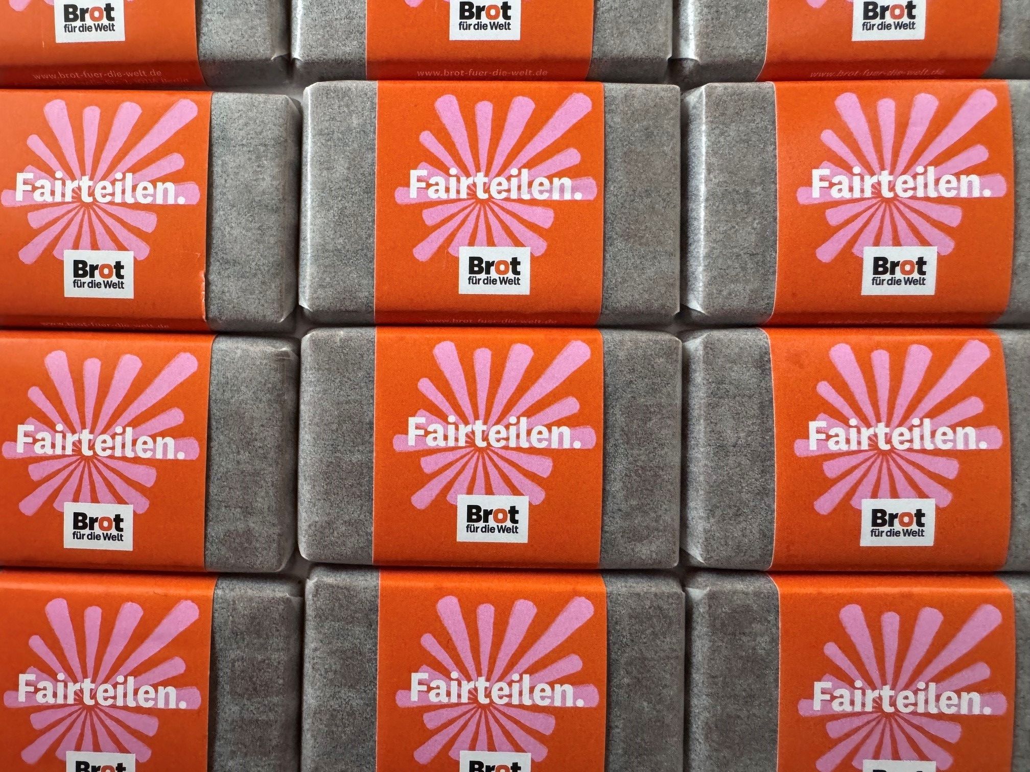 50er Pack Bio-Schokolade  „Fairteilen“ (Bio-Vollmilchschokolade)